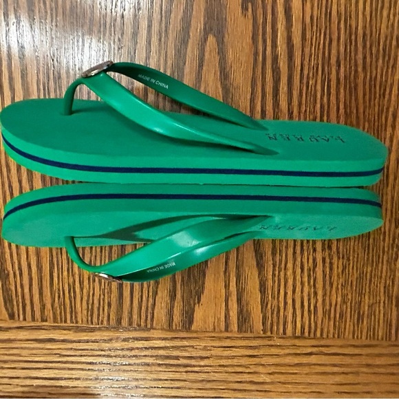Lauren Ralph Lauren Green Flip Flop Sandals Size 7-8 NWOT - Picture 3 of 9